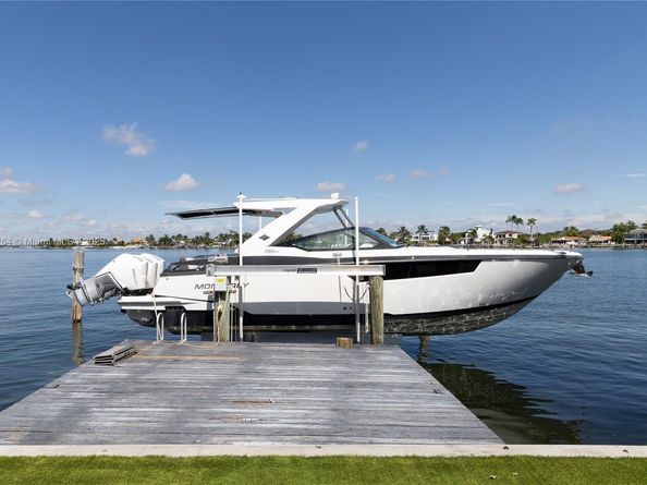 1215 N Biscayne Point Rd, Miami Beach FL 33141