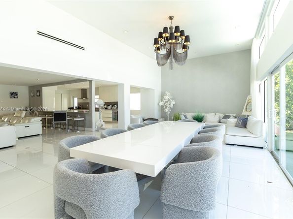 1215 N Biscayne Point Rd, Miami Beach FL 33141