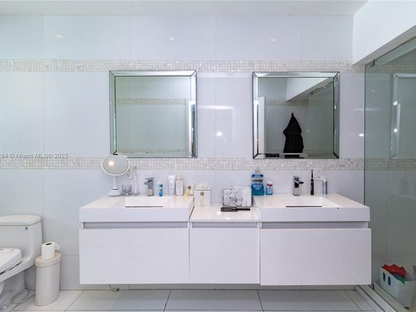 1215 N Biscayne Point Rd, Miami Beach FL 33141