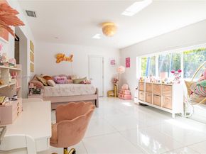 1215 N Biscayne Point Rd, Miami Beach FL 33141