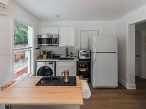 2515 NE 182nd St, North Miami Beach FL 33160