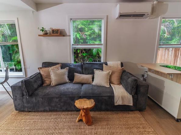 2515 NE 182nd St, North Miami Beach FL 33160
