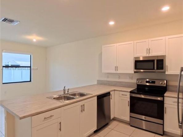 3410 W 112th Pl, Hialeah FL 33018