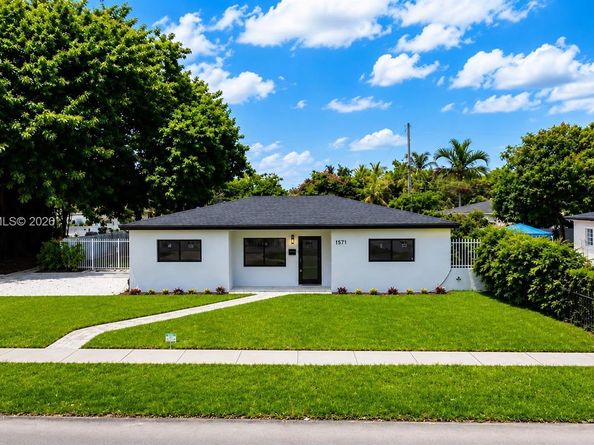 1571 NW 132nd St, Miami FL 33167