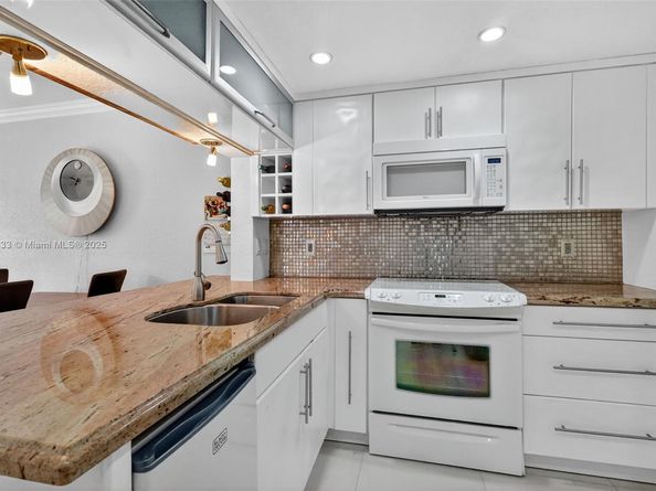 17090 NE 14th Ave 103, Miami FL 33162