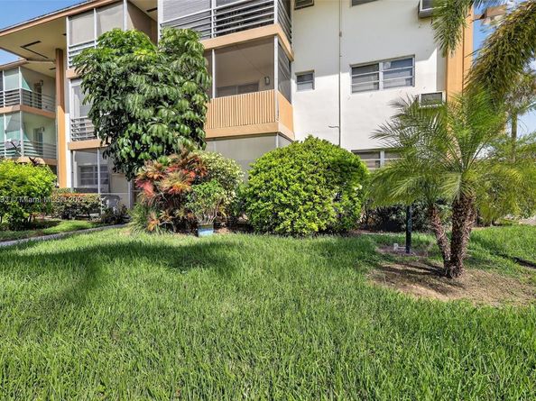 17090 NE 14th Ave 103, Miami FL 33162