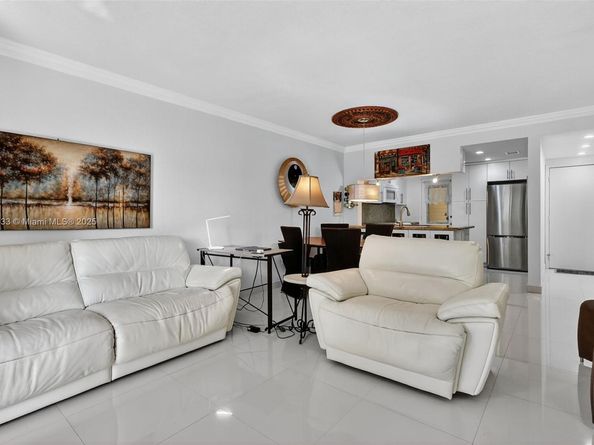 17090 NE 14th Ave 103, Miami FL 33162