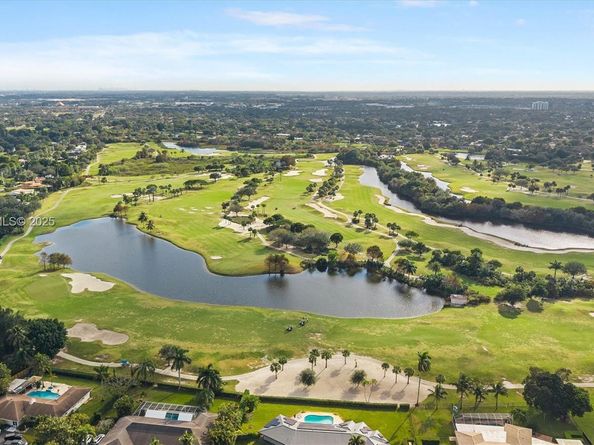 901 W Tropical Way, Plantation FL 33317