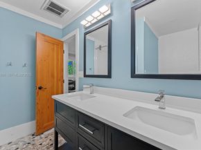 901 W Tropical Way, Plantation FL 33317