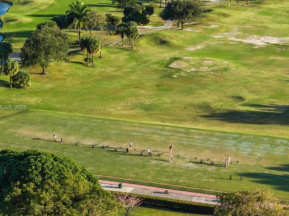 901 W Tropical Way, Plantation FL 33317