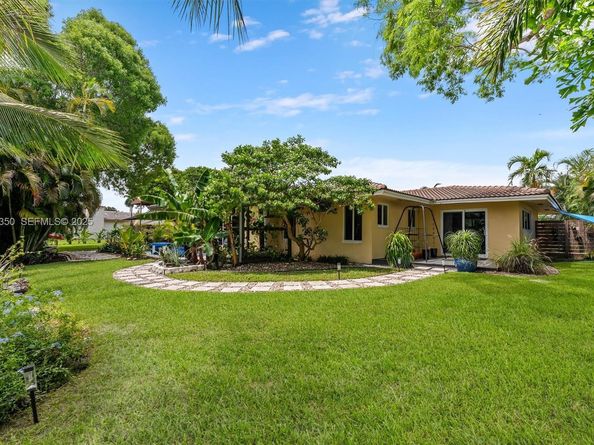 901 W Tropical Way, Plantation FL 33317