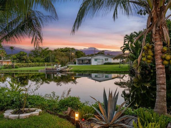 901 W Tropical Way, Plantation FL 33317