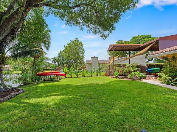 901 W Tropical Way, Plantation FL 33317