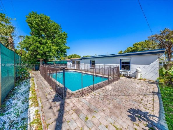 720 NE 171st St, North Miami Beach FL 33162