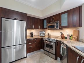 19900 E Country Club Dr 616, Aventura FL 33180