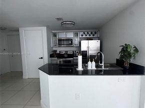 1871 NW S River Dr 2005, Miami FL 33125
