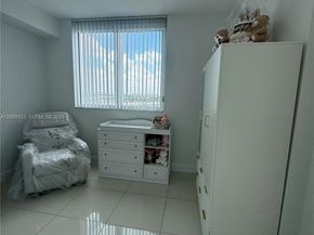 1871 NW S River Dr 2005, Miami FL 33125