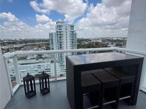 1871 NW S River Dr 2005, Miami FL 33125