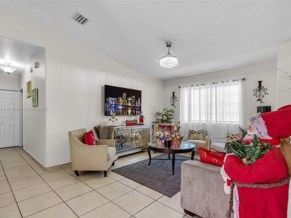 7271 NW 174th Ter 202, Hialeah FL 33015