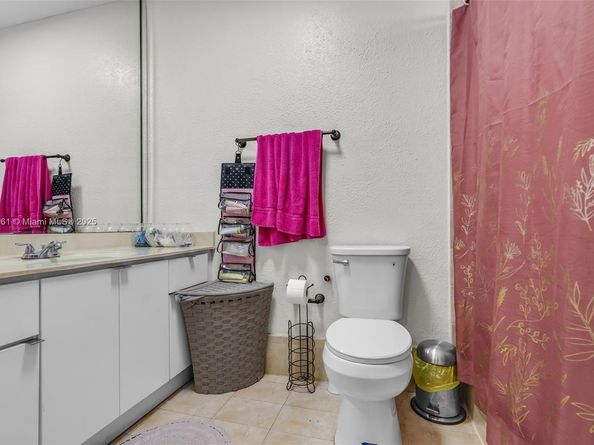 7271 NW 174th Ter 202, Hialeah FL 33015