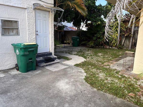 2619 SW 5th St, Miami FL 33135