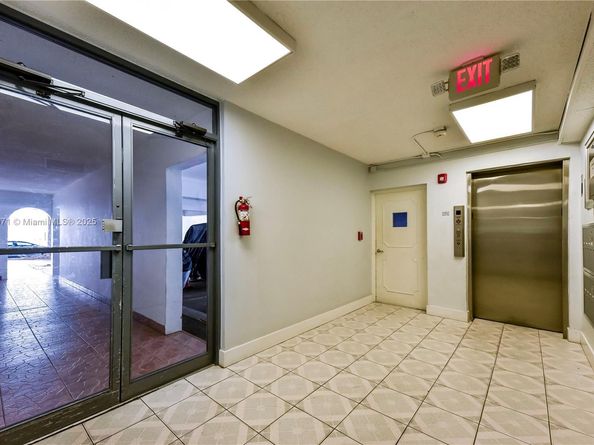 1220 71st St 16, Miami Beach FL 33141