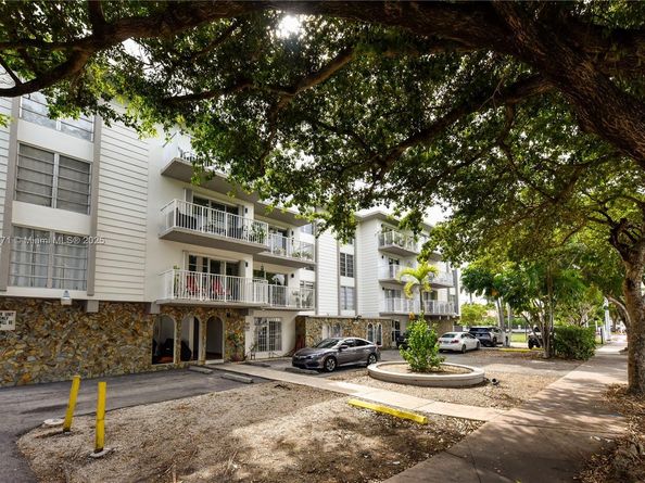 1220 71st St 16, Miami Beach FL 33141