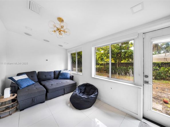 200 NE 48th Ter, Miami FL 33137