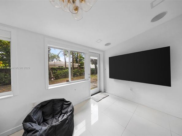 200 NE 48th Ter, Miami FL 33137