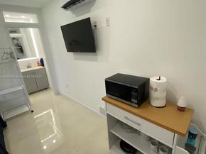 247 NW 58th St, Miami FL 33127