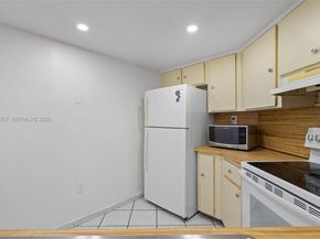 9431 Fontainebleau Blvd 112, Miami FL 33172