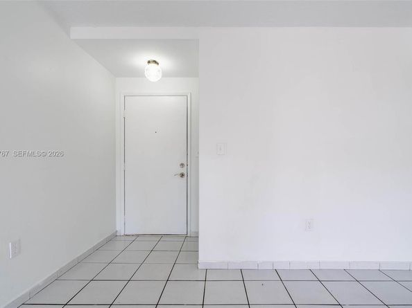 9431 Fontainebleau Blvd 112, Miami FL 33172