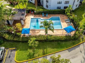 9431 Fontainebleau Blvd 112, Miami FL 33172