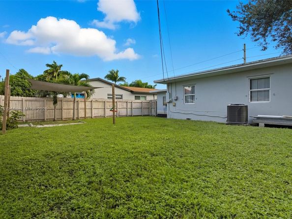 510 N 56th Ave, Hollywood FL 33021