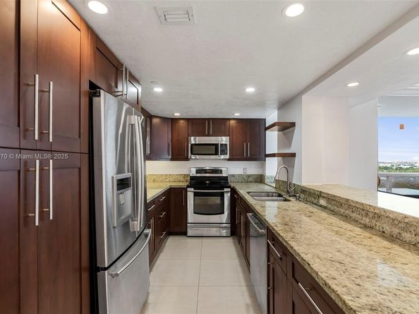 2401 Collins Ave 1808, Miami Beach FL 33140