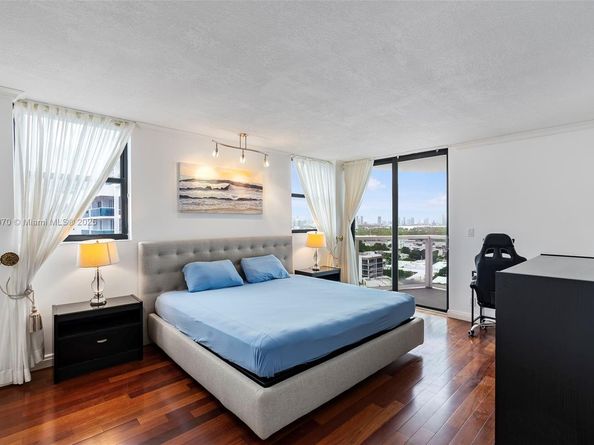 2401 Collins Ave 1808, Miami Beach FL 33140