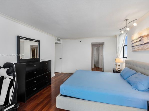 2401 Collins Ave 1808, Miami Beach FL 33140
