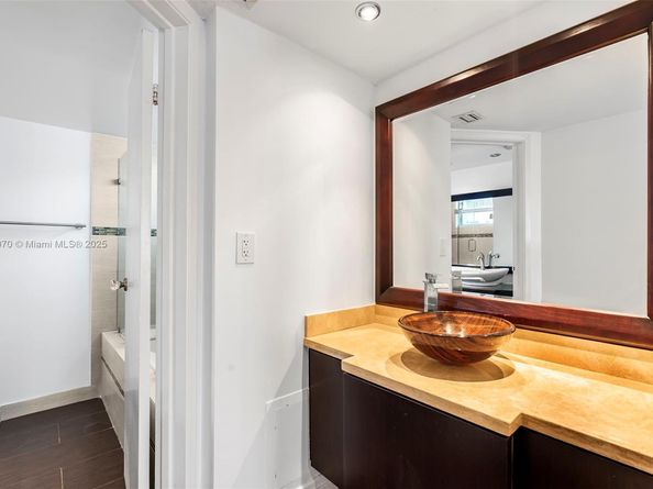 2401 Collins Ave 1808, Miami Beach FL 33140