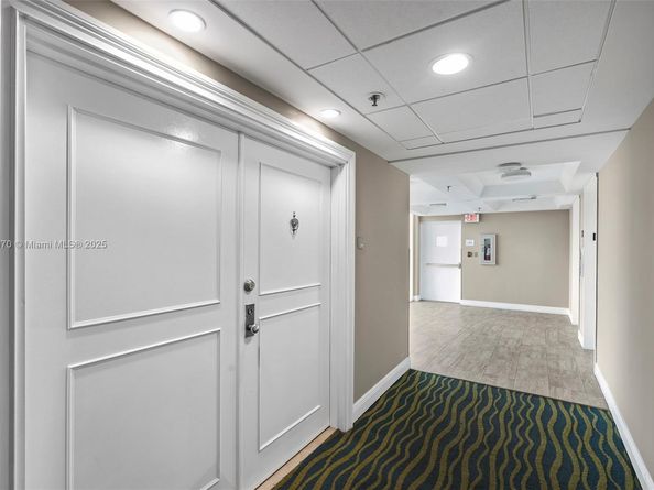 2401 Collins Ave 1808, Miami Beach FL 33140