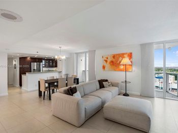 2401 Collins Ave