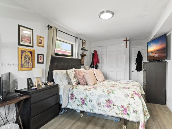 2407 Dewey St, Hollywood FL 33020