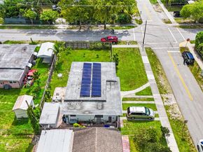 2407 Dewey St, Hollywood FL 33020