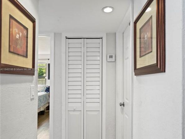 2407 Dewey St, Hollywood FL 33020