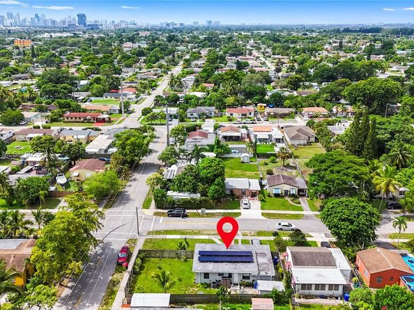 2407 Dewey St, Hollywood FL 33020