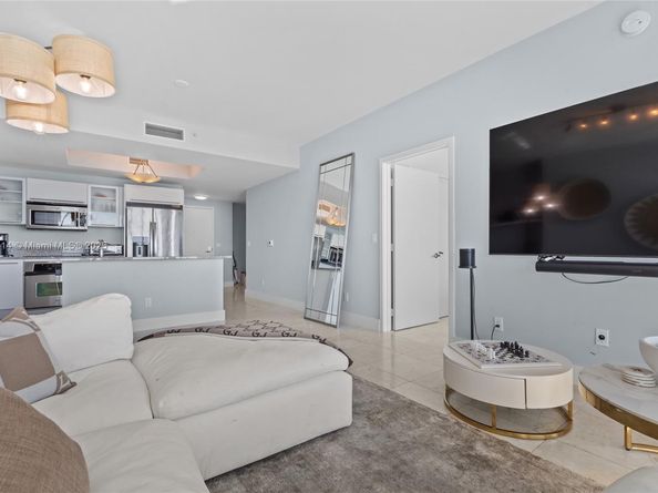 Undisclosed Address #A11768414, Miami FL 33132