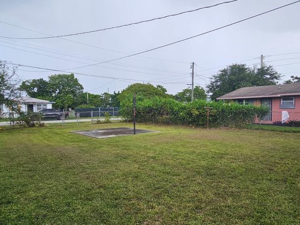 2121 NW 64th St, Miami FL 33147
