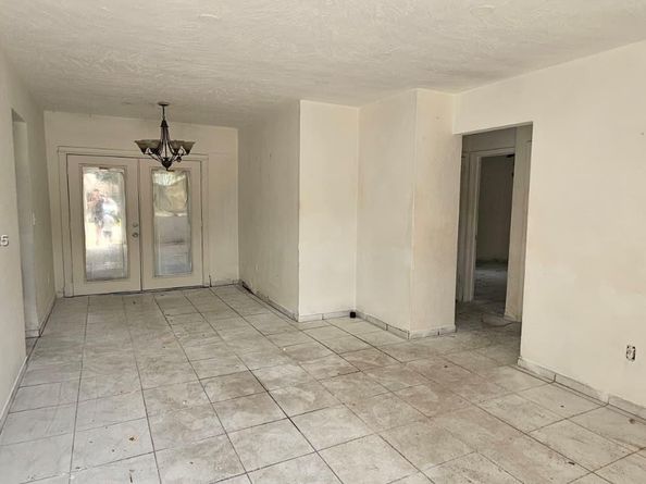 2121 NW 64th St, Miami FL 33147