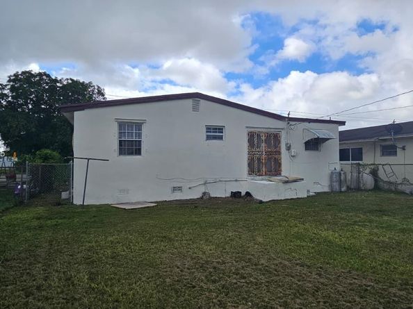 2121 NW 64th St, Miami FL 33147