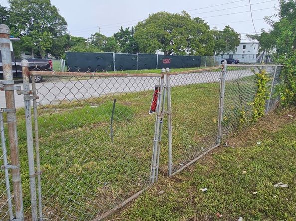 2121 NW 64th St, Miami FL 33147