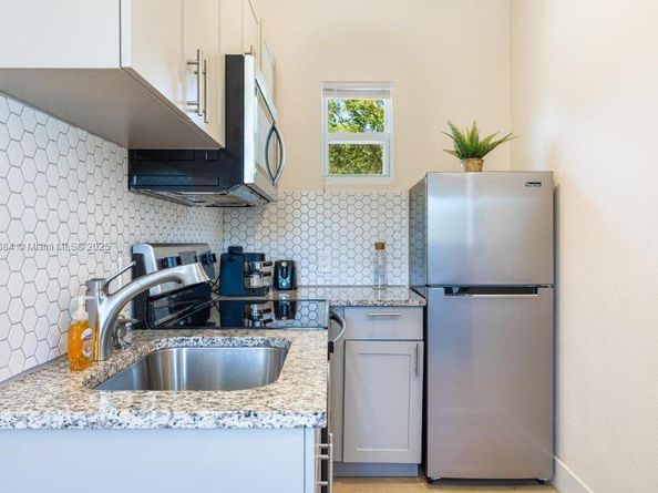 505 SE 20th St, Fort Lauderdale FL 33316